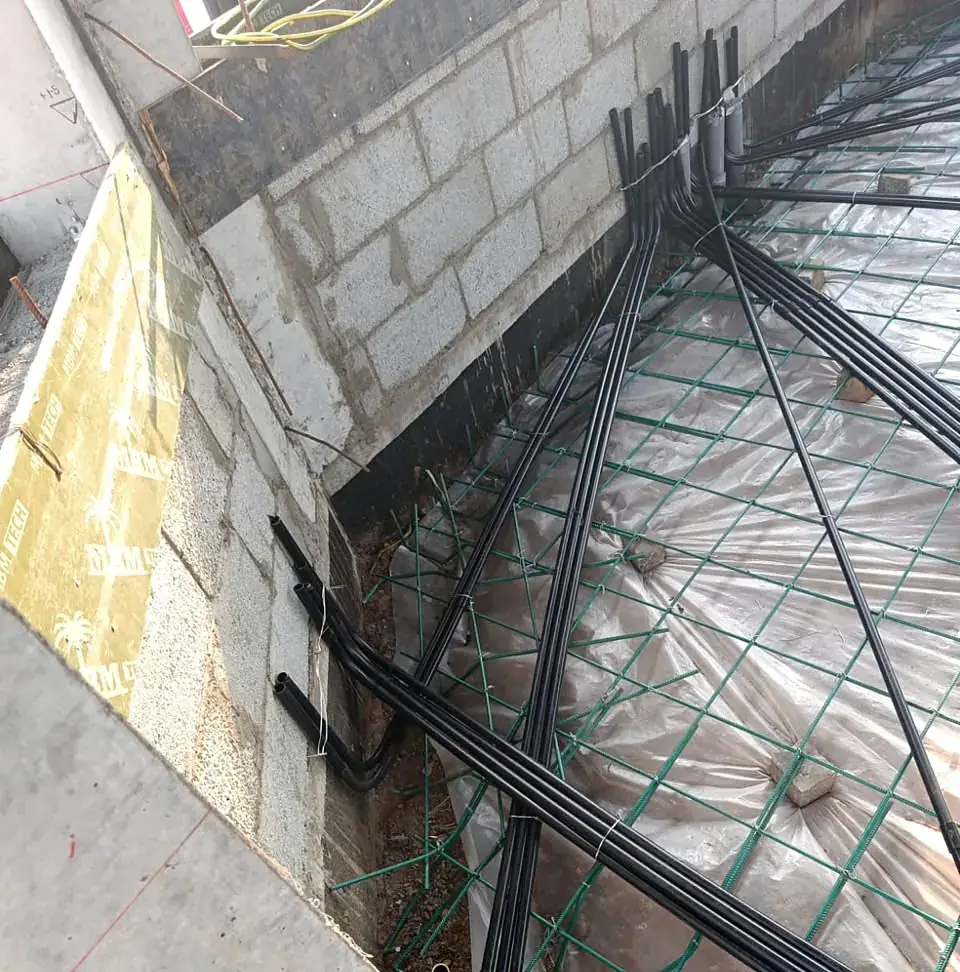 Two-way slab reinforcement inside a block structure